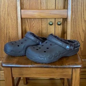 Brown fuzzy crocs